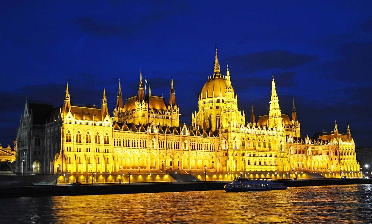 hungarian-parliament building